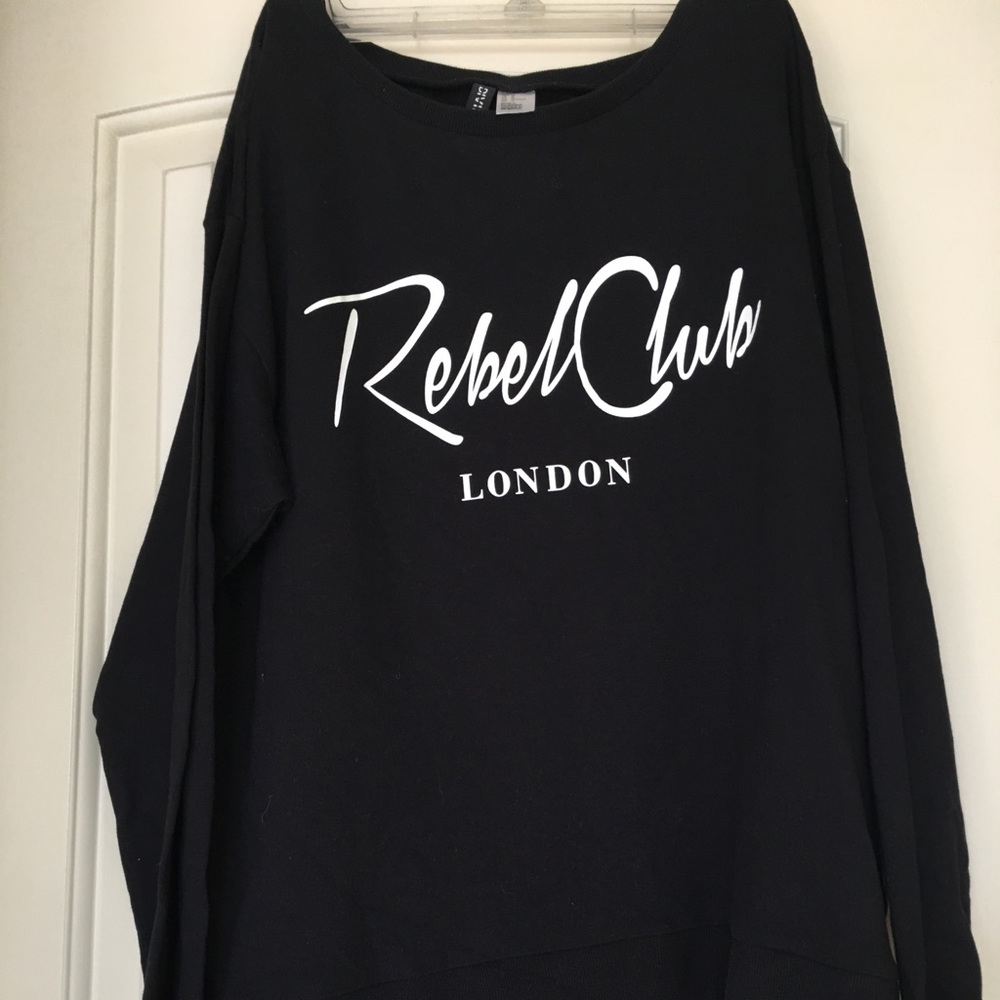 Black sweatshirt